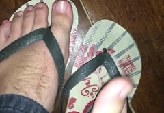 Meus pé_s_ minhas solas_ my foot_ feet_ soles